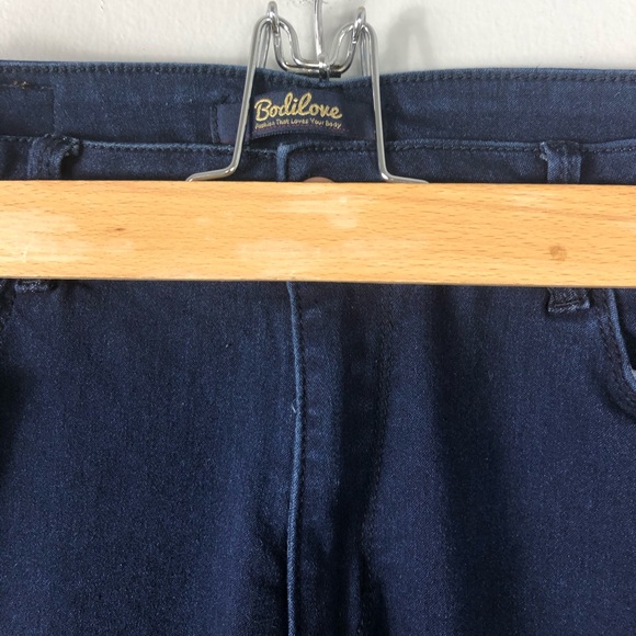 Bodilove Stretch Blue Jeans - Picture 2 of 6